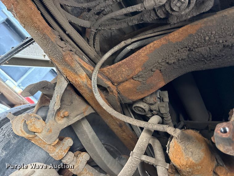 image for item YA3165 2005 Mack CV713 fuel / lube truck