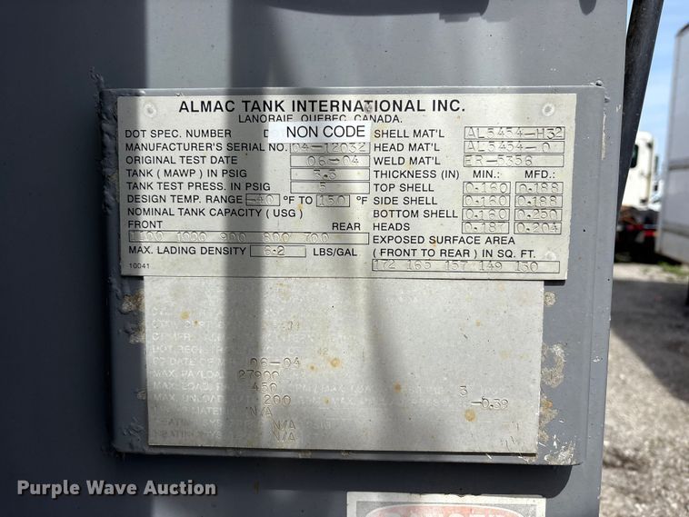 image for item YA3165 2005 Mack CV713 fuel / lube truck