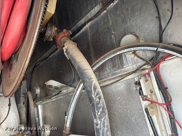 image for item YA3165 2005 Mack CV713 fuel / lube truck