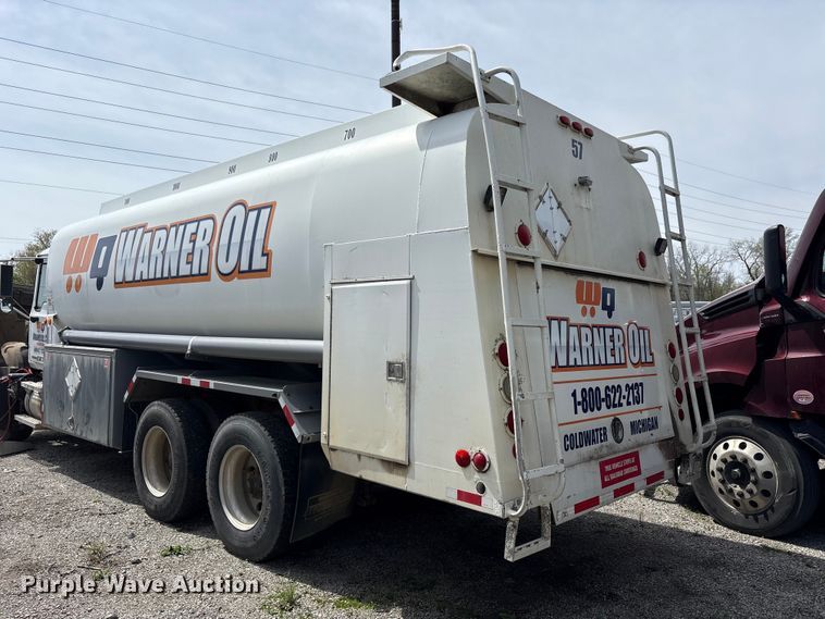 image for item YA3165 2005 Mack CV713 fuel / lube truck