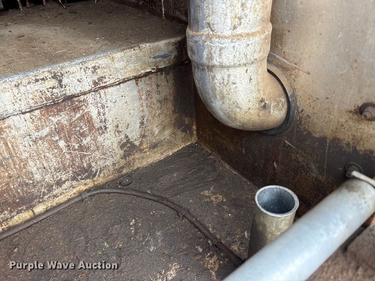 image for item YA3165 2005 Mack CV713 fuel / lube truck