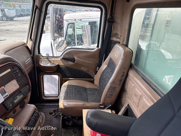 image for item YA3165 2005 Mack CV713 fuel / lube truck