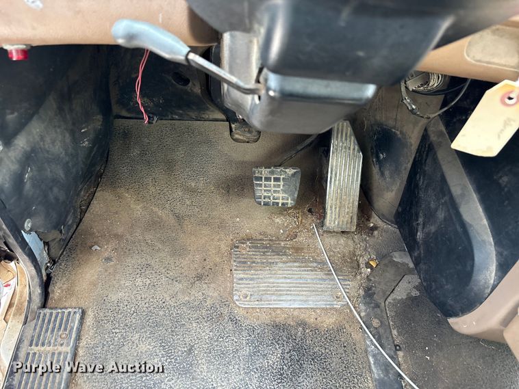 image for item YA3165 2005 Mack CV713 fuel / lube truck