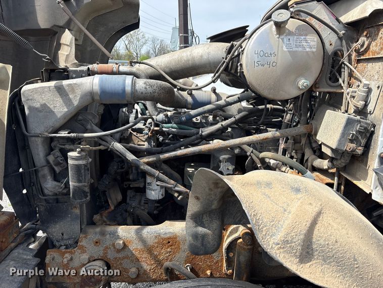 image for item YA3165 2005 Mack CV713 fuel / lube truck