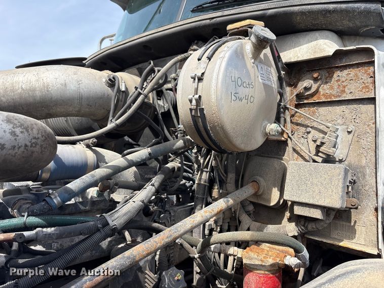 image for item YA3165 2005 Mack CV713 fuel / lube truck