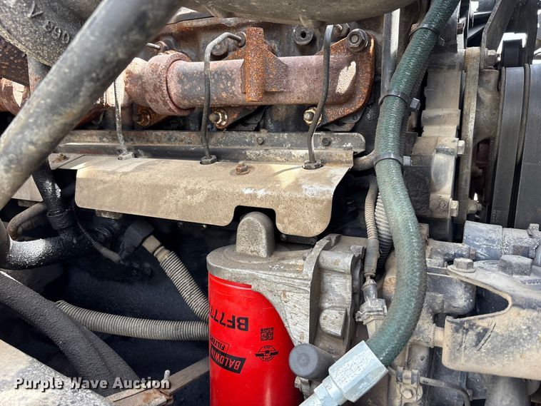 image for item YA3165 2005 Mack CV713 fuel / lube truck
