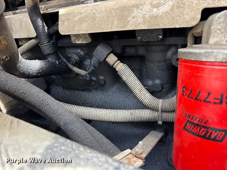 image for item YA3165 2005 Mack CV713 fuel / lube truck