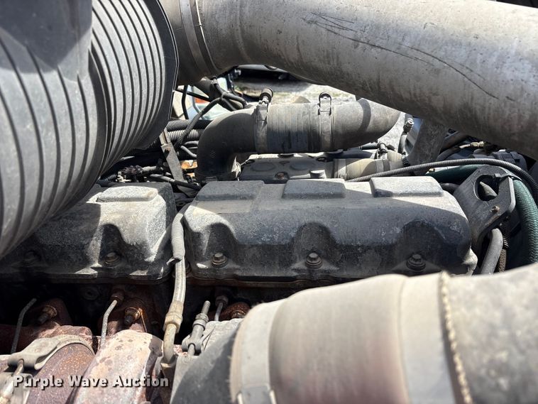 image for item YA3165 2005 Mack CV713 fuel / lube truck