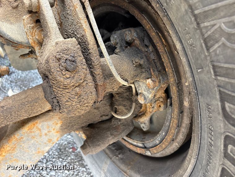 image for item YA3165 2005 Mack CV713 fuel / lube truck