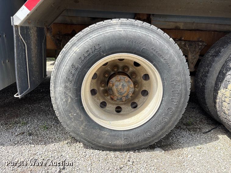 image for item YA3165 2005 Mack CV713 fuel / lube truck