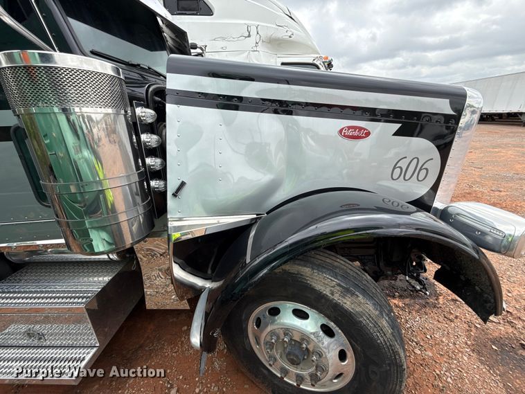 image for item YA3183 2023 Peterbilt 389 semi truck