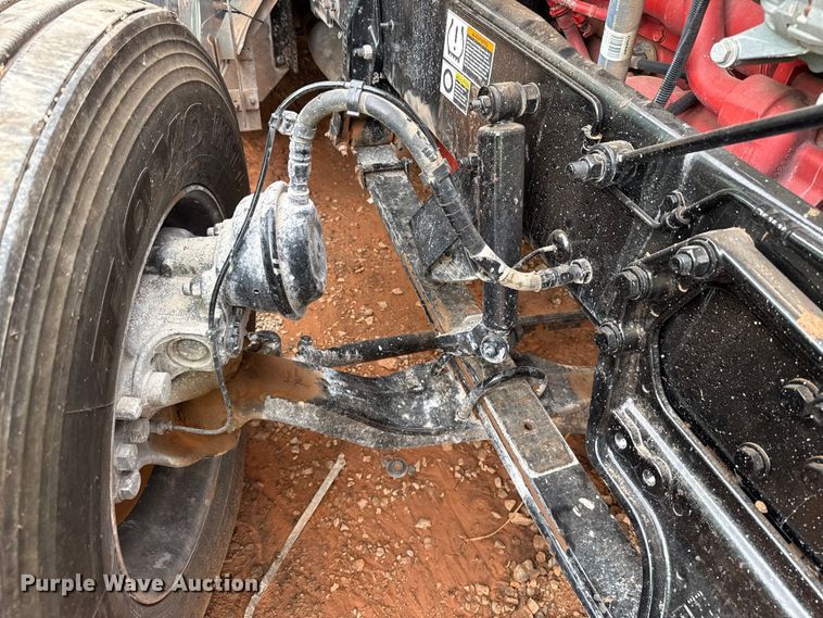 image for item YA3183 2023 Peterbilt 389 semi truck