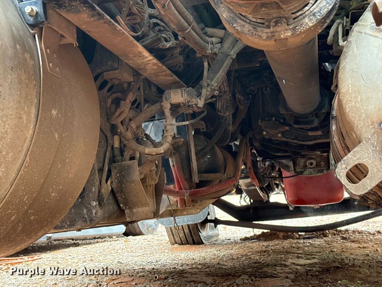 image for item YA3183 2023 Peterbilt 389 semi truck