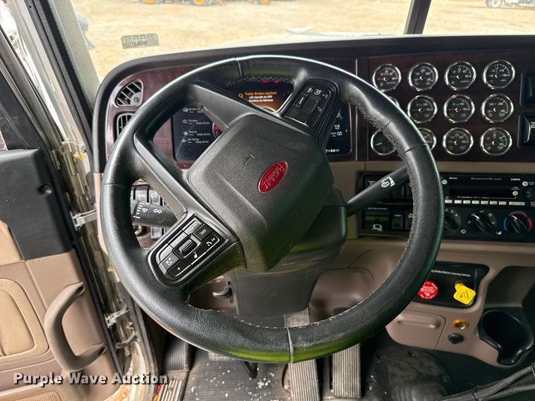 image for item YA3183 2023 Peterbilt 389 semi truck