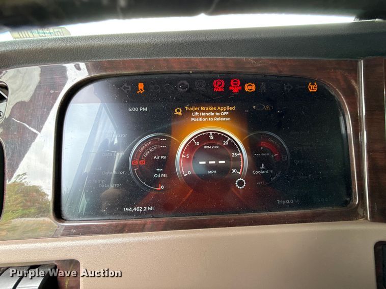 image for item YA3183 2023 Peterbilt 389 semi truck