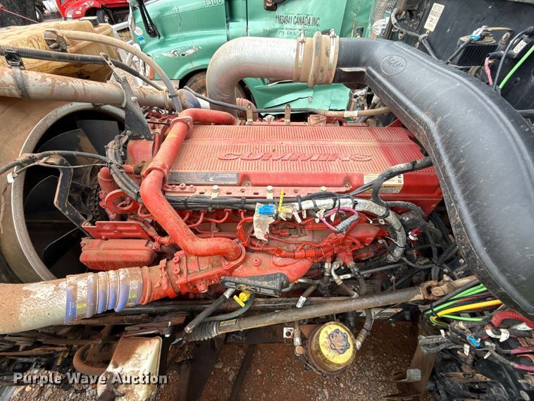 image for item YA3183 2023 Peterbilt 389 semi truck