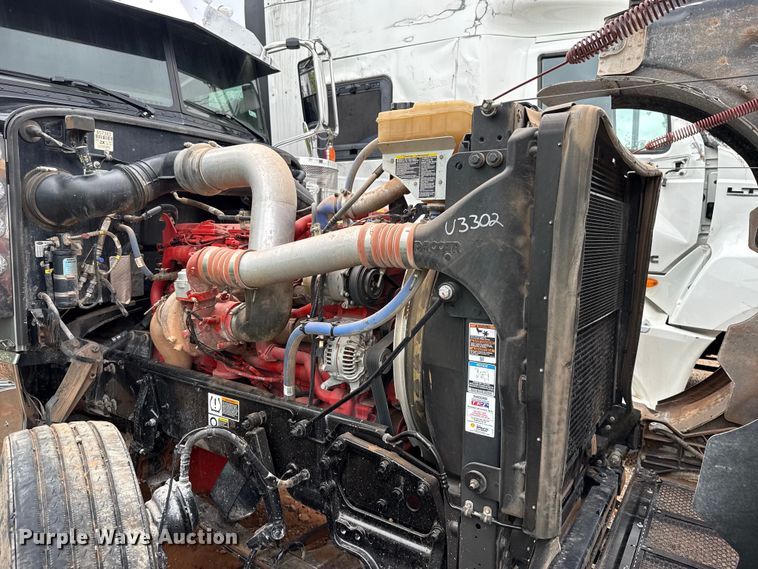 image for item YA3183 2023 Peterbilt 389 semi truck