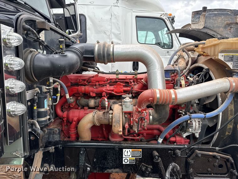 image for item YA3183 2023 Peterbilt 389 semi truck