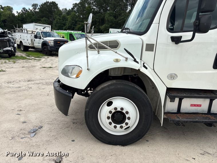 image for item YA3213 2018 Freightliner Business Class M2 box truck