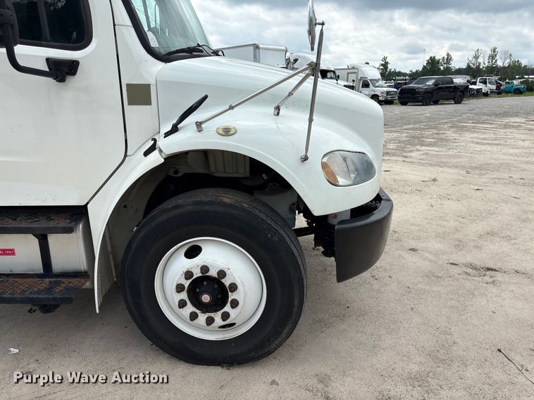 image for item YA3213 2018 Freightliner Business Class M2 box truck