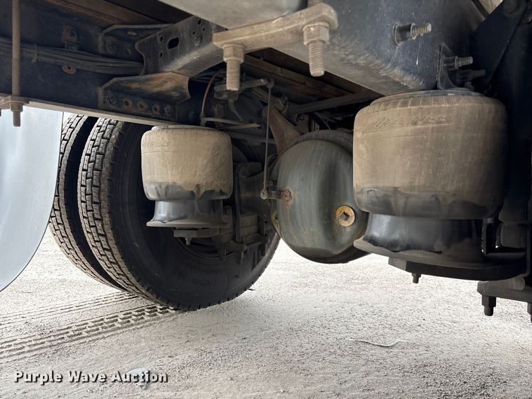 image for item YA3213 2018 Freightliner Business Class M2 box truck