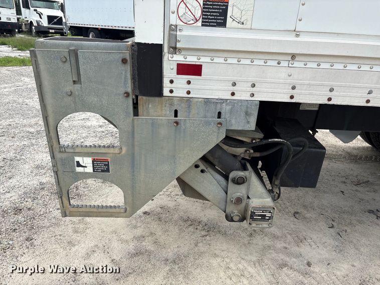 image for item YA3213 2018 Freightliner Business Class M2 box truck