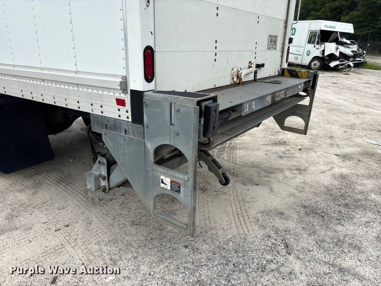 image for item YA3213 2018 Freightliner Business Class M2 box truck