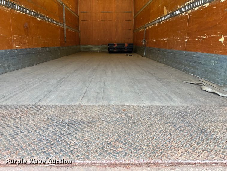 image for item YA3213 2018 Freightliner Business Class M2 box truck