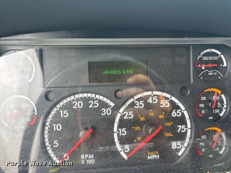image for item YA3213 2018 Freightliner Business Class M2 box truck