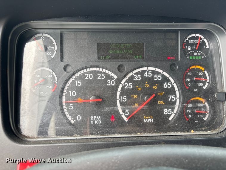 image for item YA3213 2018 Freightliner Business Class M2 box truck
