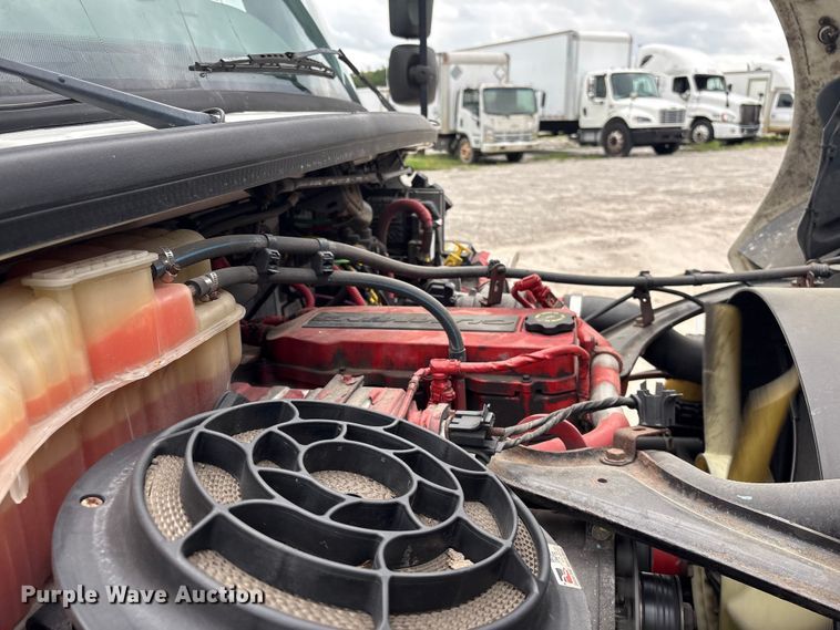 image for item YA3213 2018 Freightliner Business Class M2 box truck