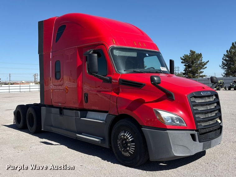 image for item YA3257 2019 Freightliner Cascadia semi truck