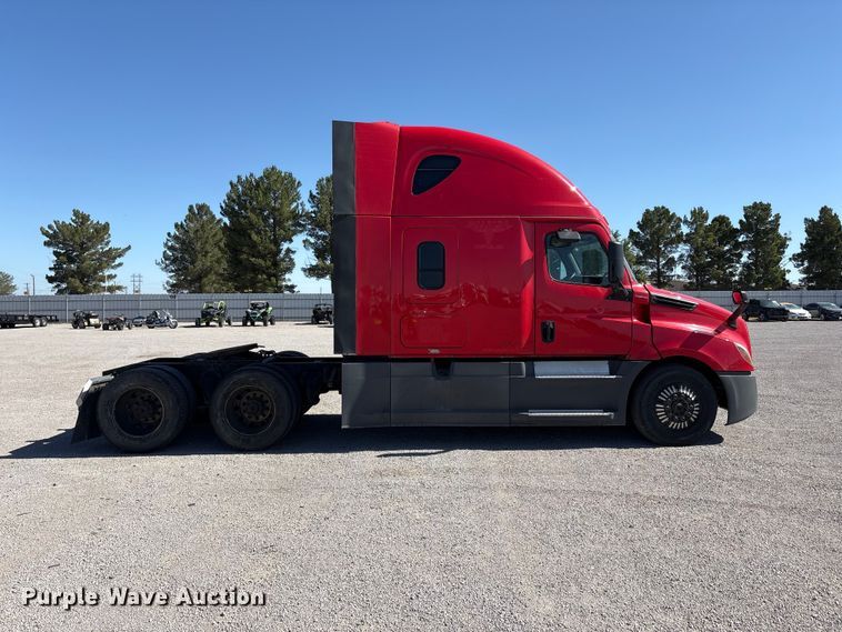 image for item YA3257 2019 Freightliner Cascadia semi truck
