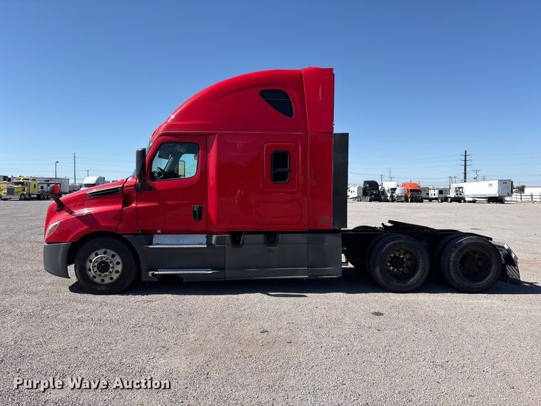 image for item YA3257 2019 Freightliner Cascadia semi truck