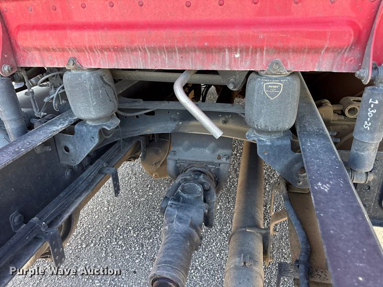 image for item YA3257 2019 Freightliner Cascadia semi truck