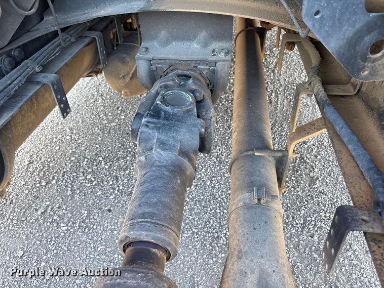 image for item YA3257 2019 Freightliner Cascadia semi truck