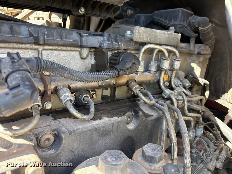 image for item YA3257 2019 Freightliner Cascadia semi truck