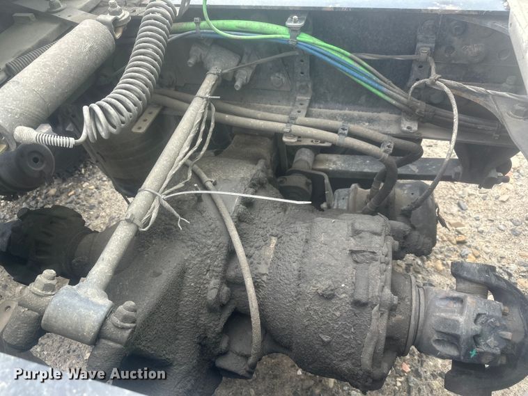 image for item YA3318 2019 Freightliner Cascadia semi truck