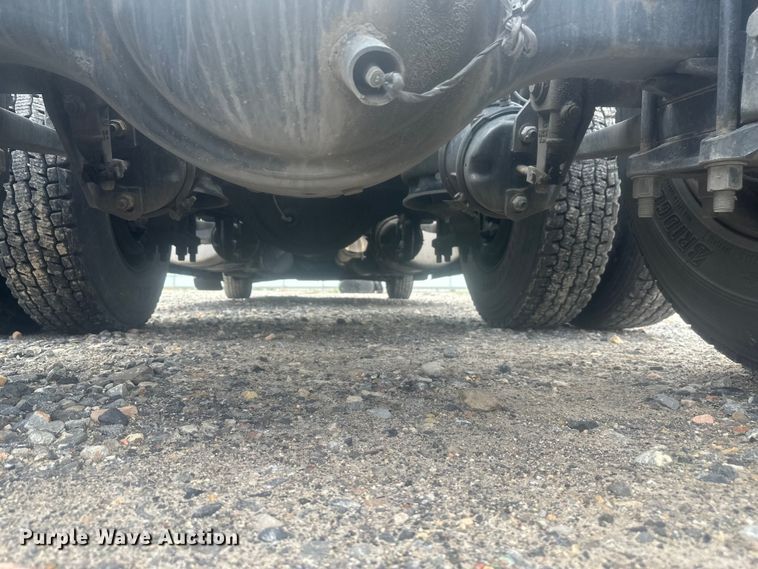 image for item YA3318 2019 Freightliner Cascadia semi truck