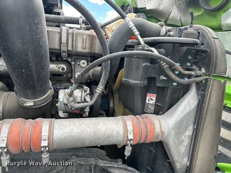 image for item YA3318 2019 Freightliner Cascadia semi truck