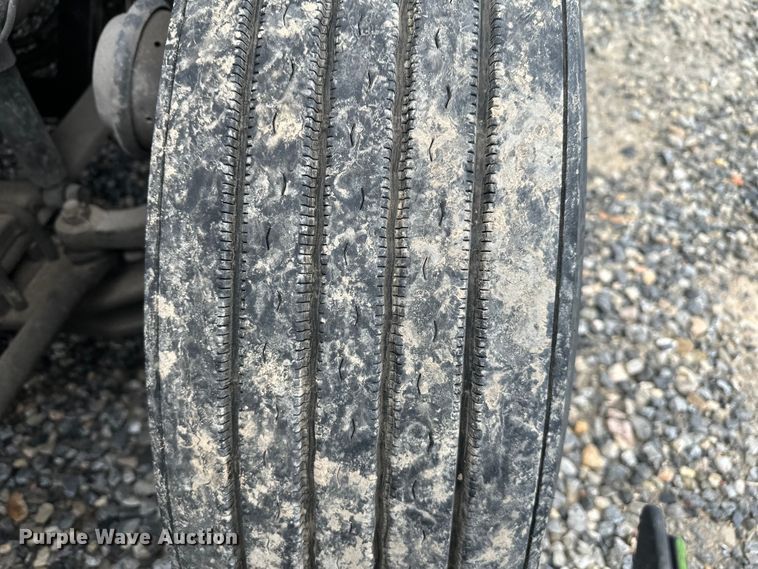 image for item YA3318 2019 Freightliner Cascadia semi truck