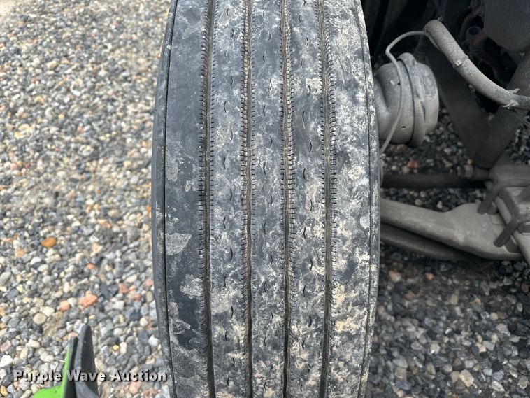 image for item YA3318 2019 Freightliner Cascadia semi truck
