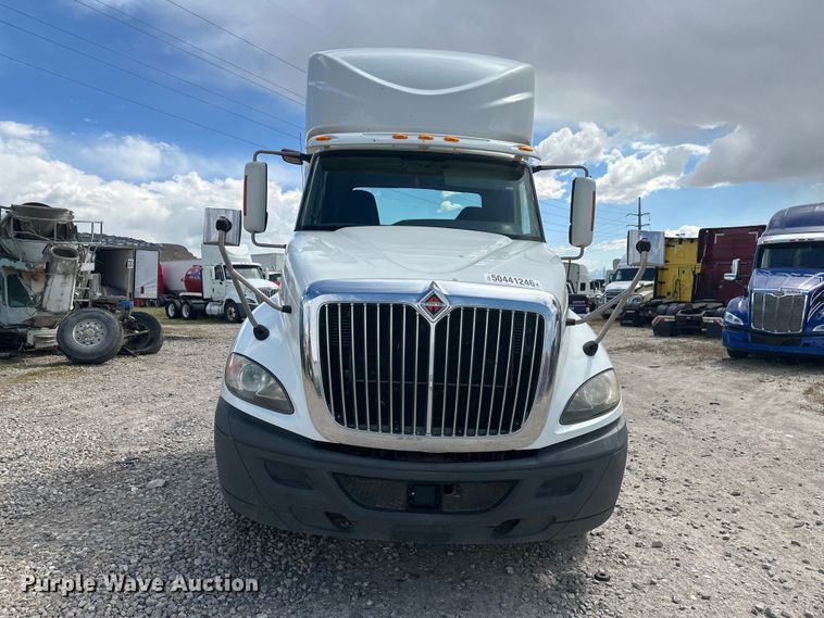 image for item YA3319 2016 International ProStar Plus semi truck