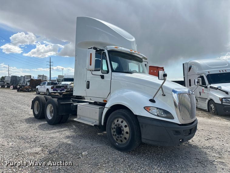 image for item YA3319 2016 International ProStar Plus semi truck