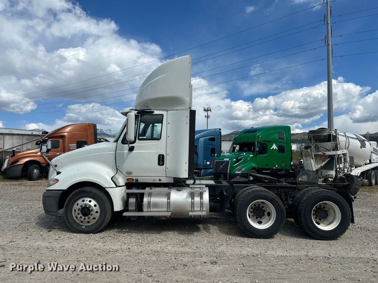 image for item YA3319 2016 International ProStar Plus semi truck
