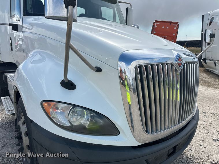 image for item YA3319 2016 International ProStar Plus semi truck