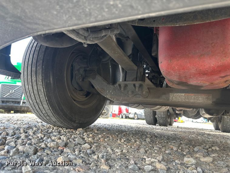 image for item YA3319 2016 International ProStar Plus semi truck