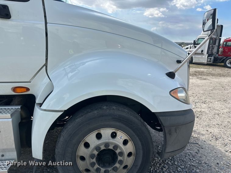 image for item YA3319 2016 International ProStar Plus semi truck