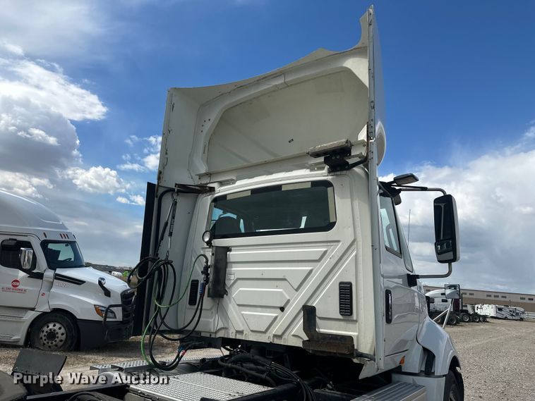 image for item YA3319 2016 International ProStar Plus semi truck