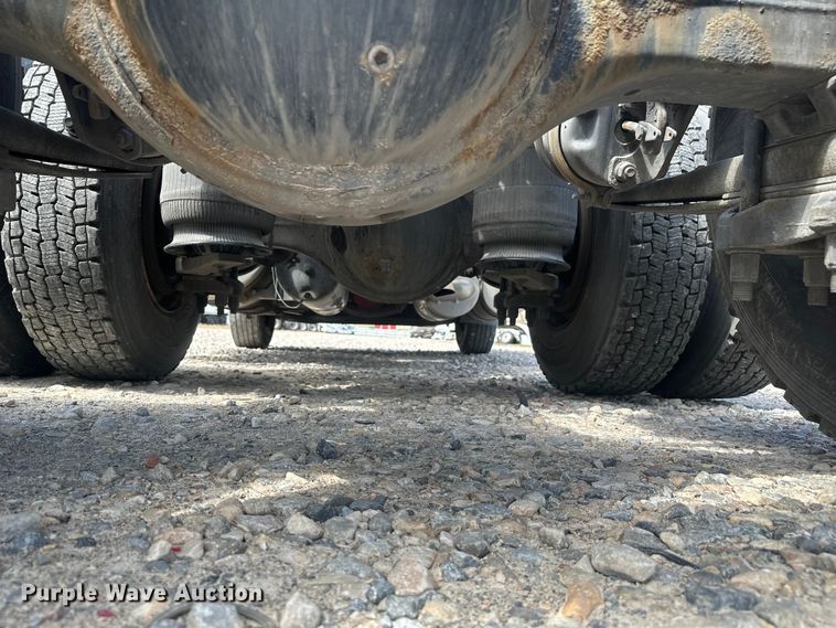 image for item YA3319 2016 International ProStar Plus semi truck